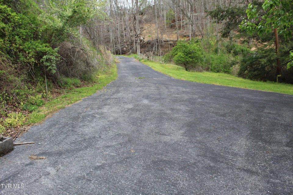 Photo #26: 4598 4550 Reeds Creek Road