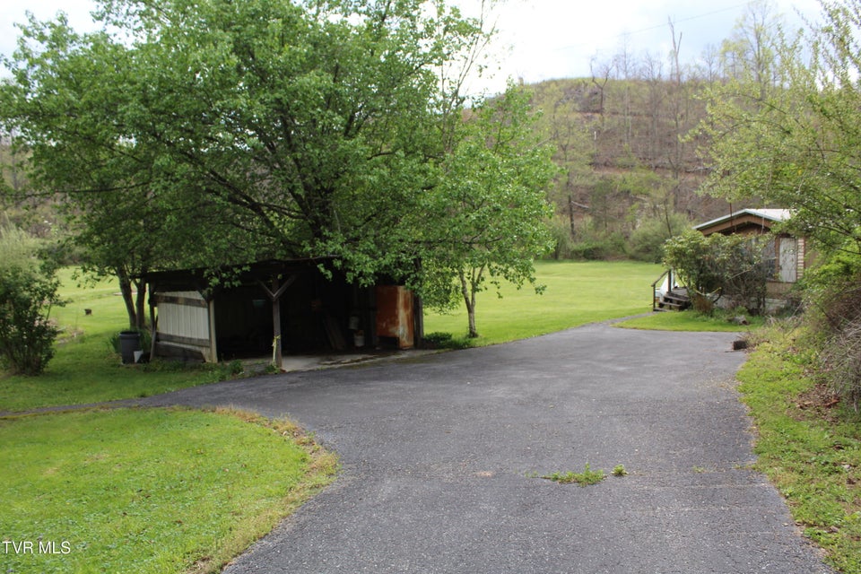 Photo #30: 4598 4550 Reeds Creek Road