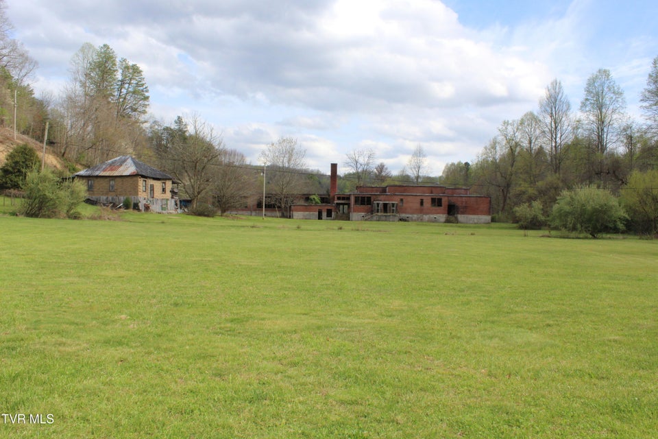 Photo #34: 4598 4550 Reeds Creek Road