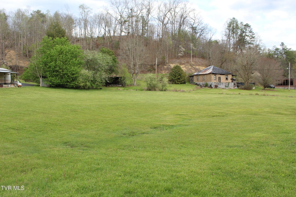 Photo #37: 4598 4550 Reeds Creek Road