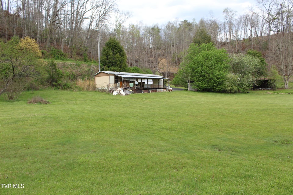 Photo #38: 4598 4550 Reeds Creek Road