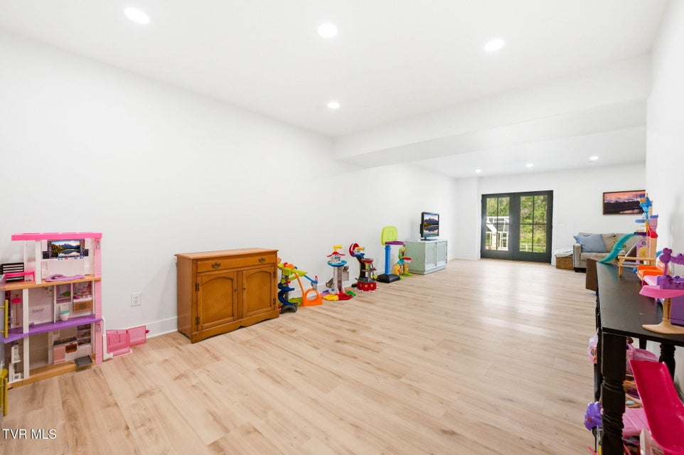 Photo #31: 212 County Farm Road