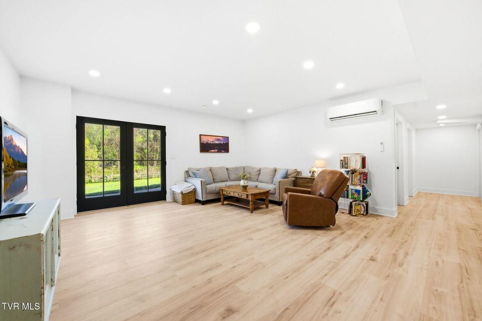 Photo #33: 212 County Farm Road