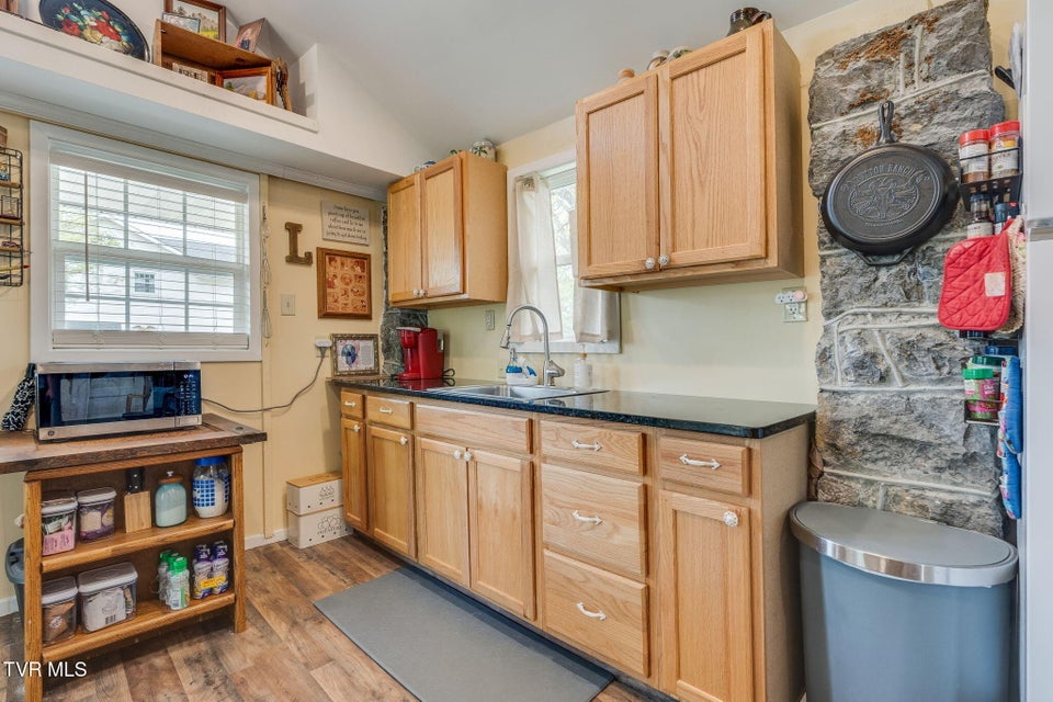 Photo #60: 207 Lynwood Street