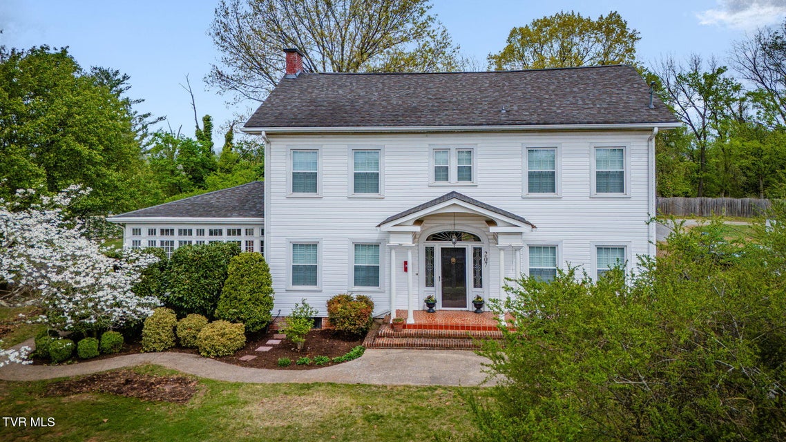 Photo #2: 207 Lynwood Street