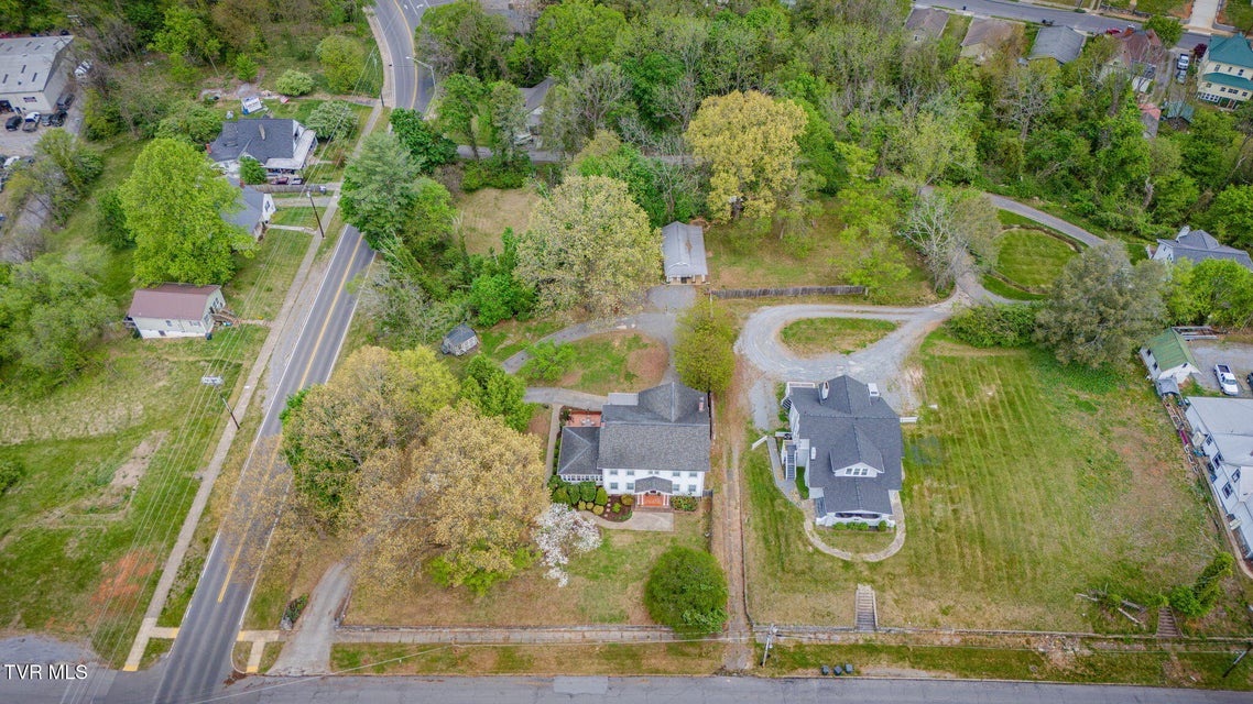 Photo #67: 207 Lynwood Street