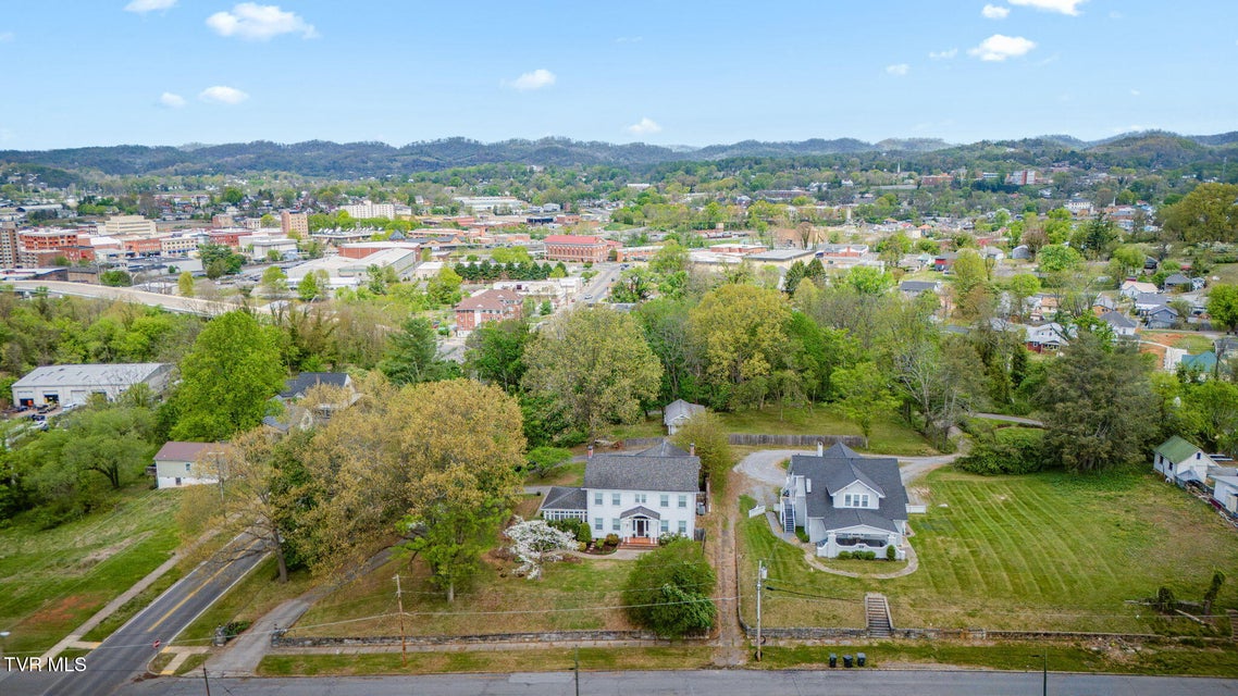 Photo #68: 207 Lynwood Street