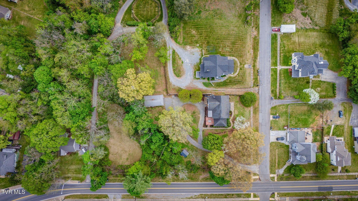 Photo #71: 207 Lynwood Street