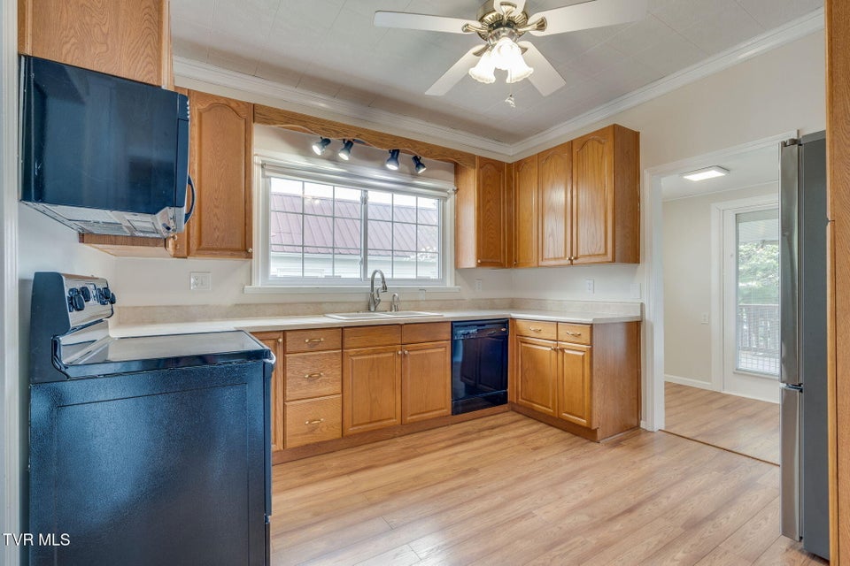 Photo #8: 322 Carolina Avenue