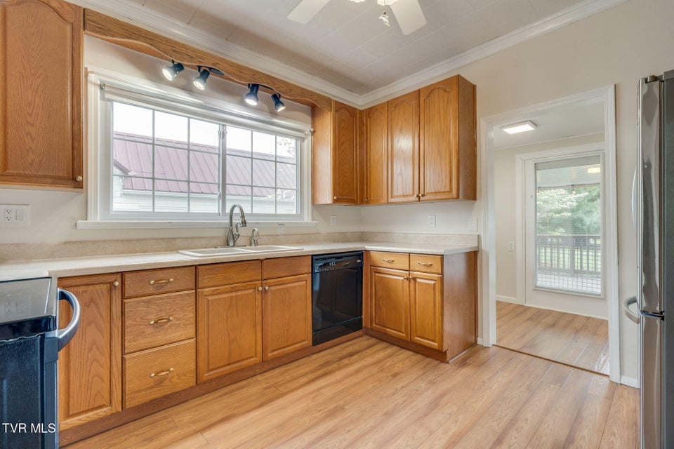 Photo #9: 322 Carolina Avenue