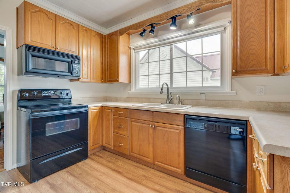 Photo #10: 322 Carolina Avenue