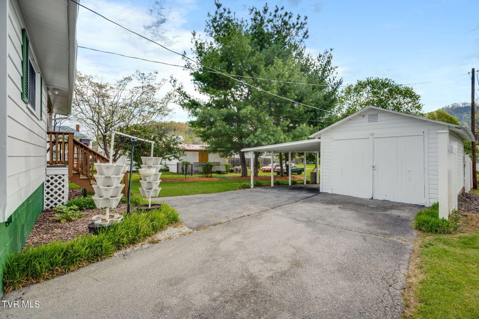 Photo #25: 322 Carolina Avenue