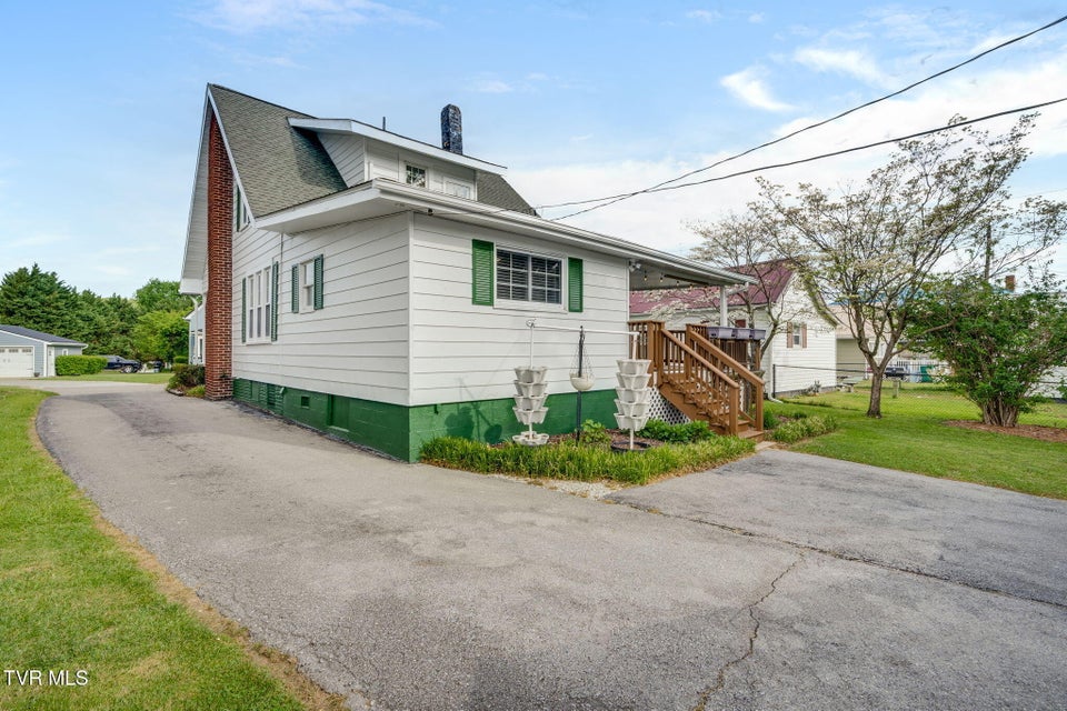 Photo #26: 322 Carolina Avenue