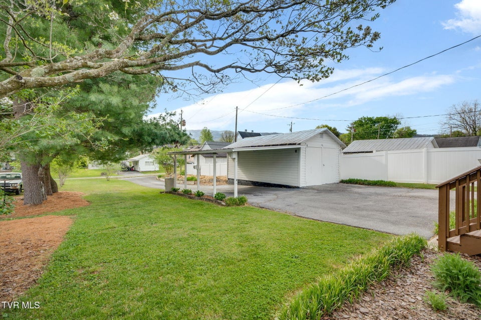 Photo #29: 322 Carolina Avenue