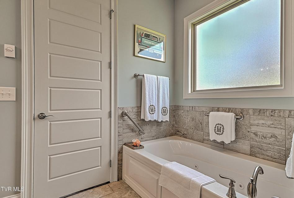 Photo #38: 846 Vines Farm Lane