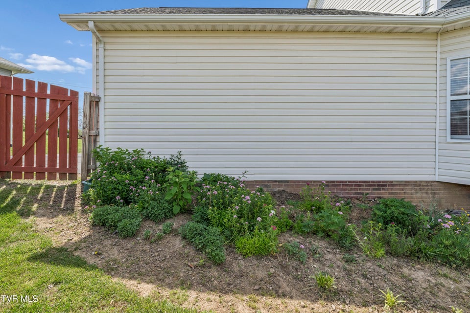 Photo #50: 401 Leesburg Road