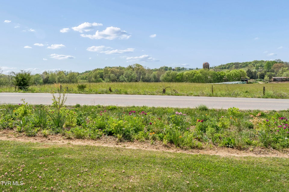 Photo #60: 401 Leesburg Road