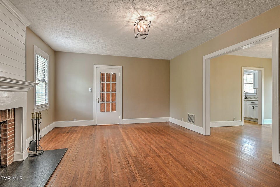 Photo #3: 165 Sevier Avenue