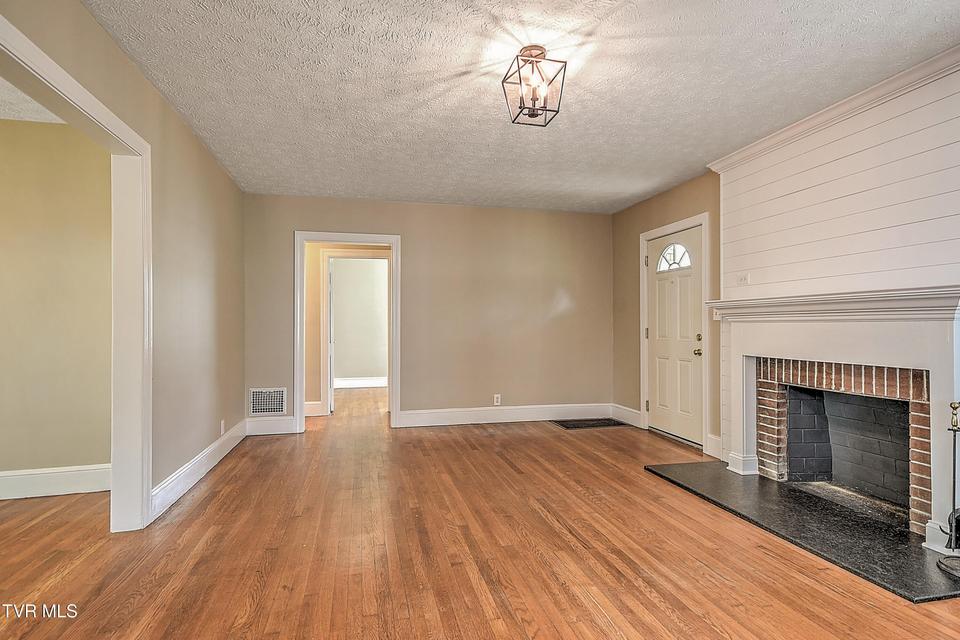 Photo #6: 165 Sevier Avenue