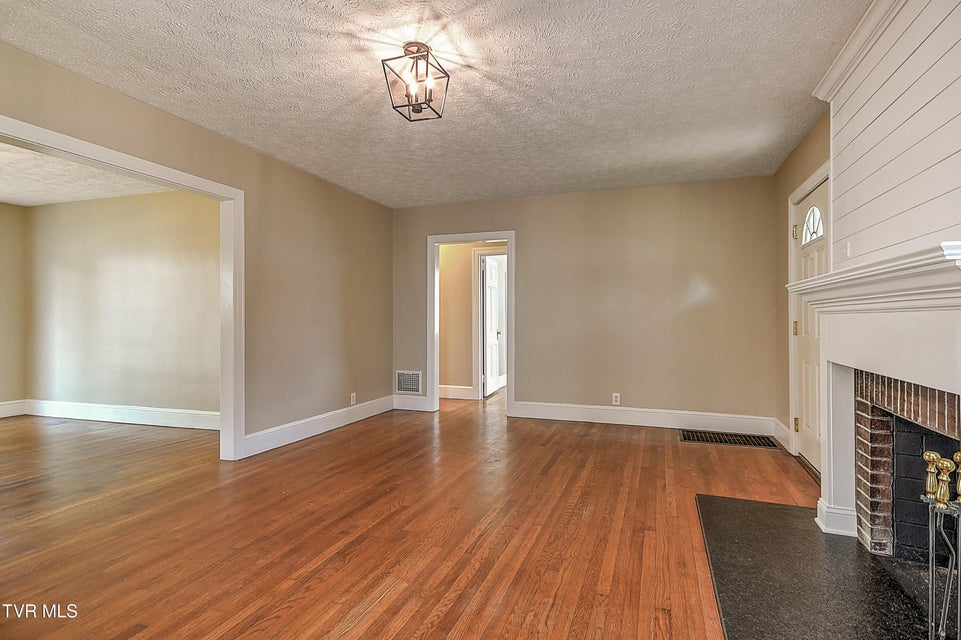 Photo #7: 165 Sevier Avenue