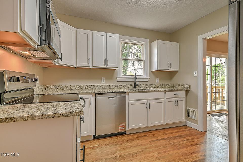 Photo #14: 165 Sevier Avenue