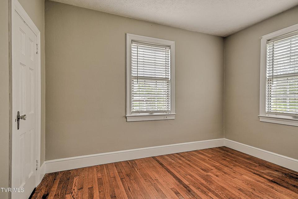 Photo #15: 165 Sevier Avenue