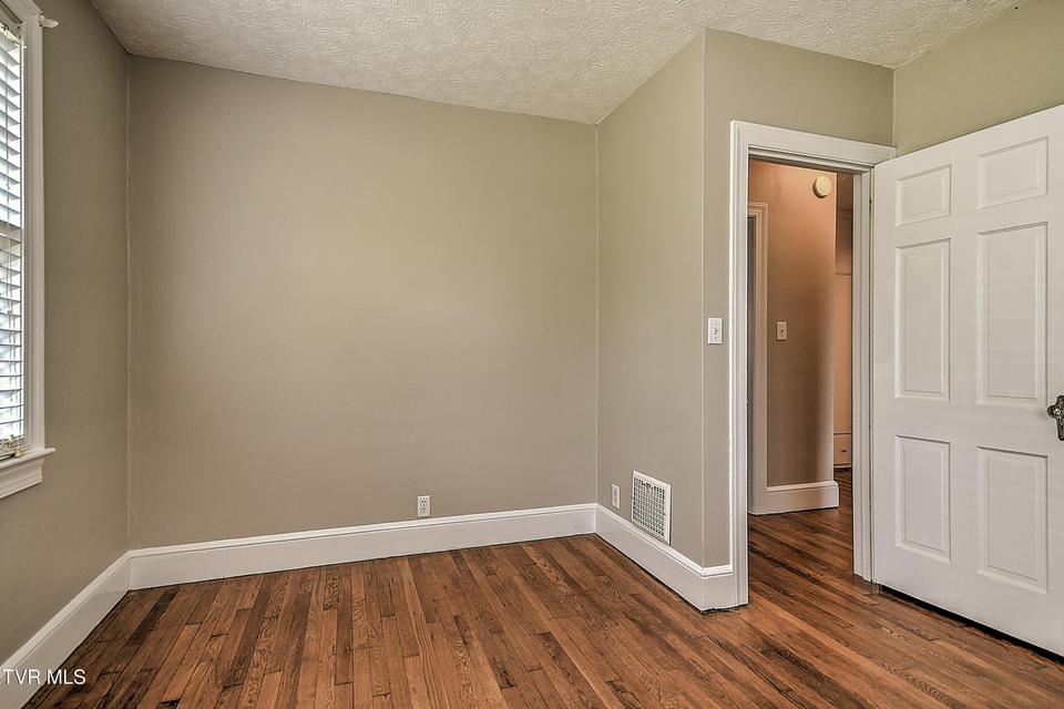 Photo #18: 165 Sevier Avenue