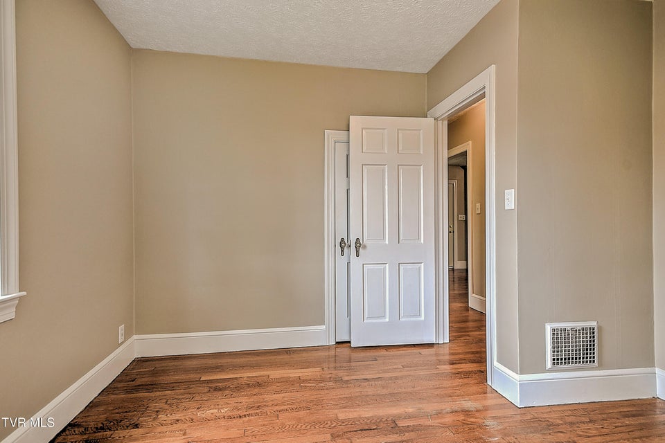 Photo #22: 165 Sevier Avenue