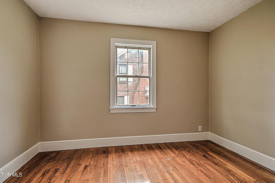 Photo #23: 165 Sevier Avenue