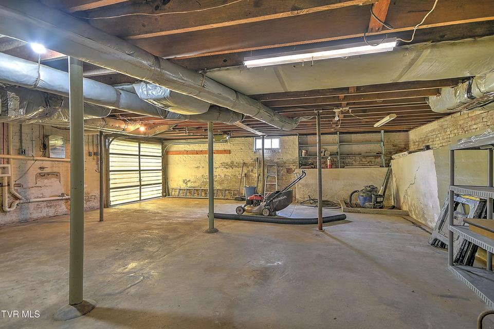 Photo #27: 165 Sevier Avenue