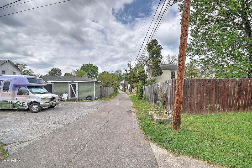 Photo #30: 165 Sevier Avenue