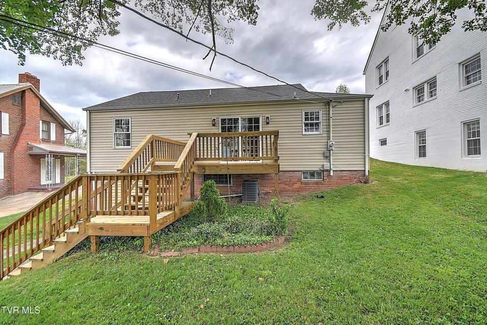 Photo #33: 165 Sevier Avenue