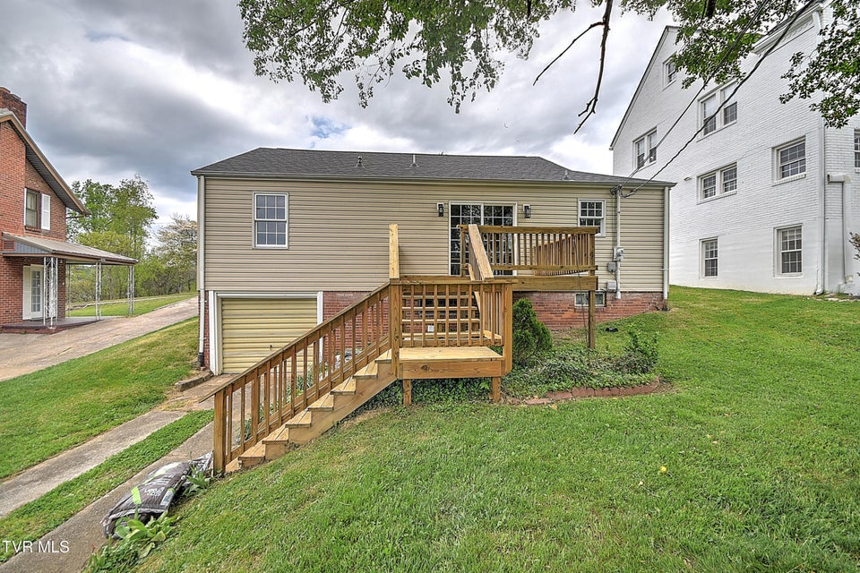 Photo #35: 165 Sevier Avenue