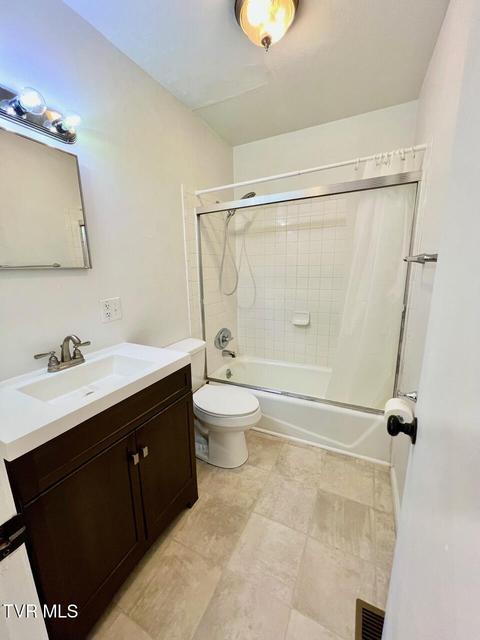 Photo #10: 615 6151/2 Bravo Street