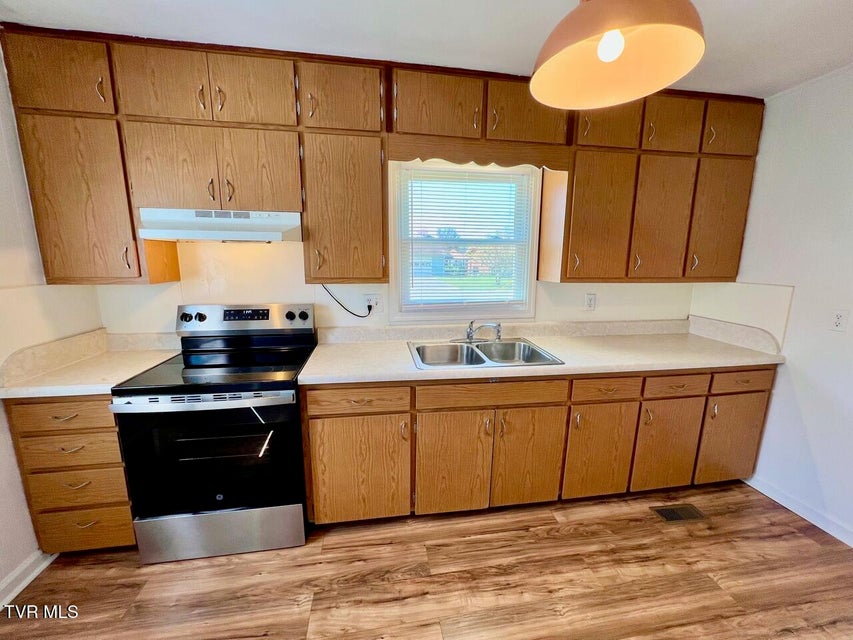 Photo #6: 615 6151/2 Bravo Street