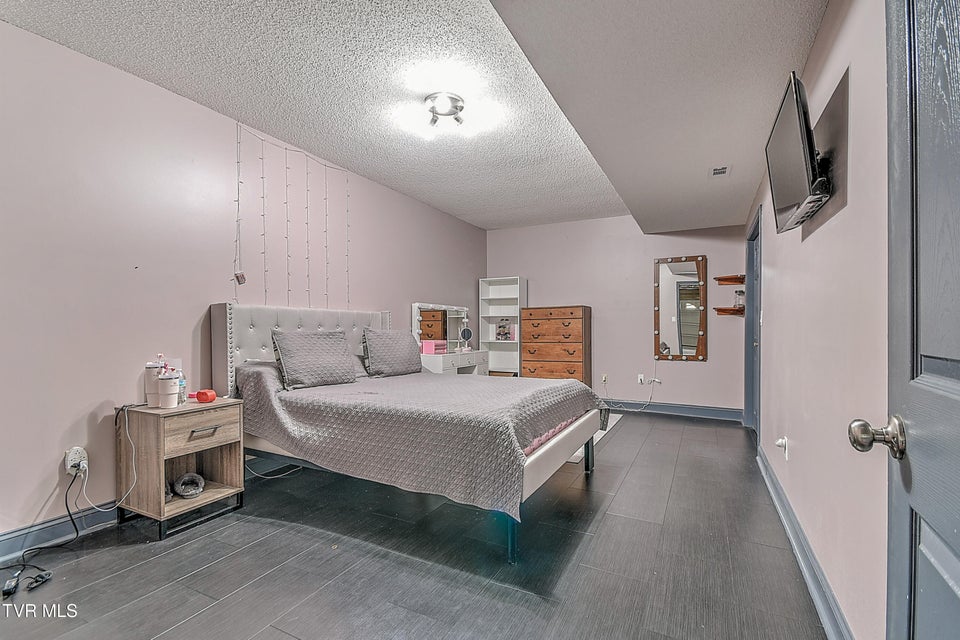 Photo #47: 176 Woodmont Avenue