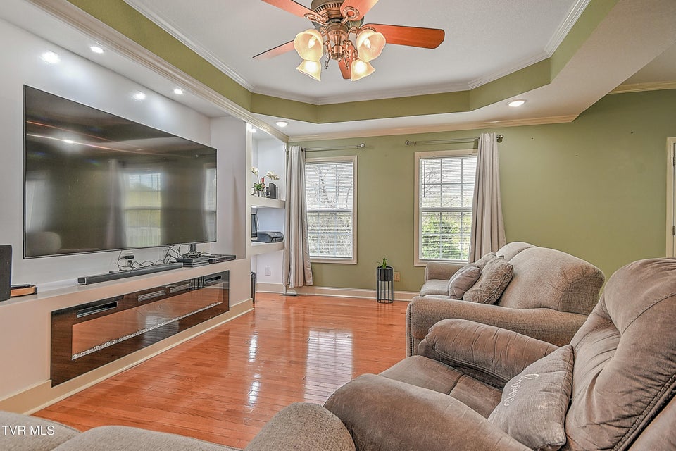 Photo #10: 176 Woodmont Avenue