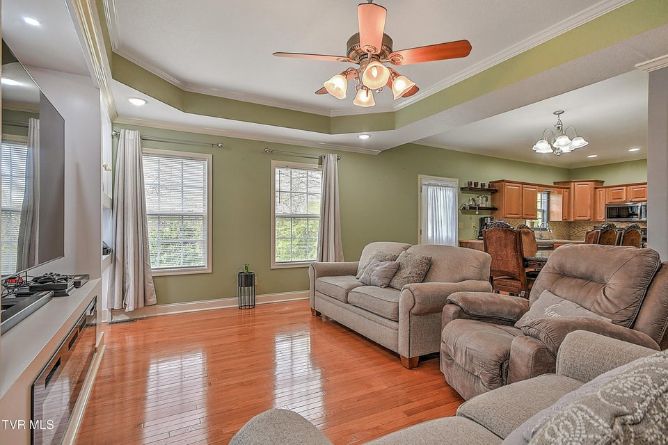 Photo #11: 176 Woodmont Avenue