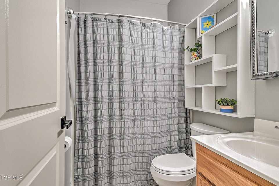 Photo #34: 176 Woodmont Avenue