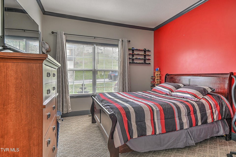 Photo #38: 176 Woodmont Avenue