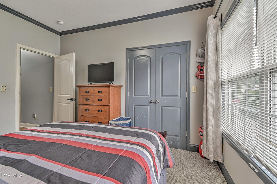 Photo #37: 176 Woodmont Avenue