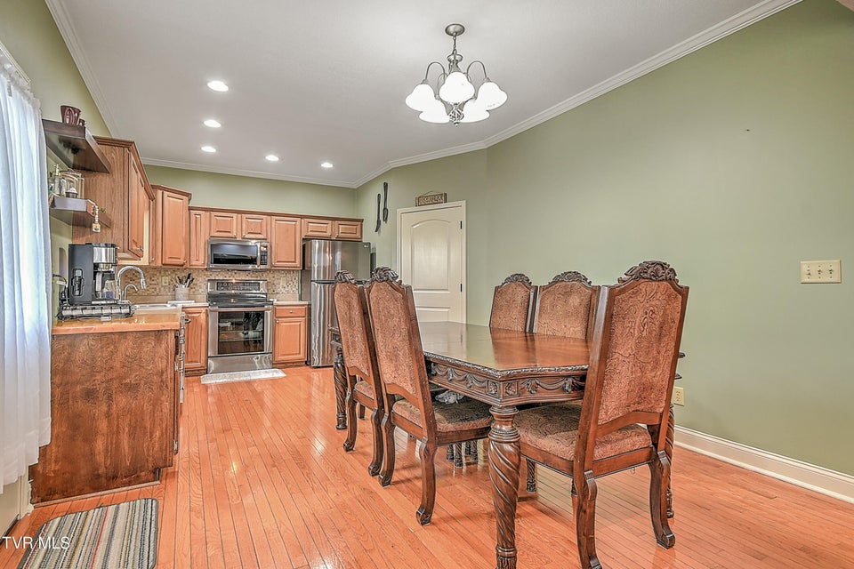 Photo #14: 176 Woodmont Avenue