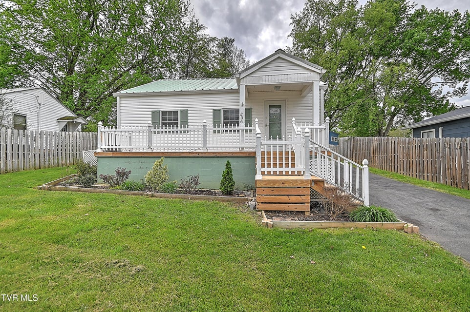 Photo #2: 506 Trudy Street