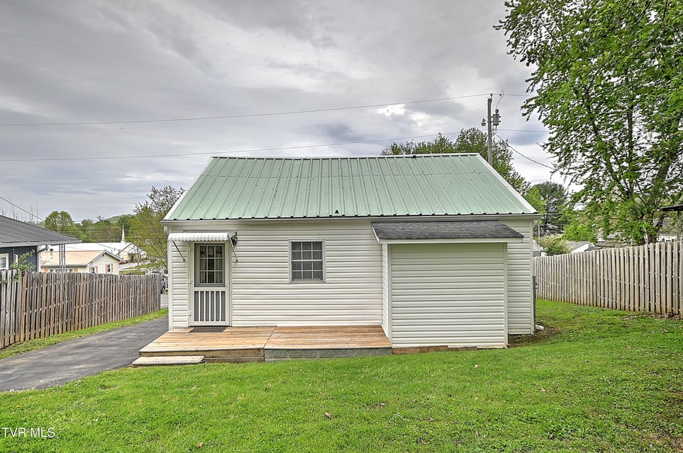 Photo #27: 506 Trudy Street