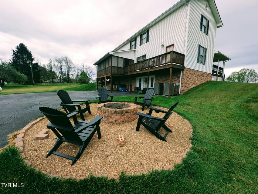 Photo #14: 275 Pilgrim Way