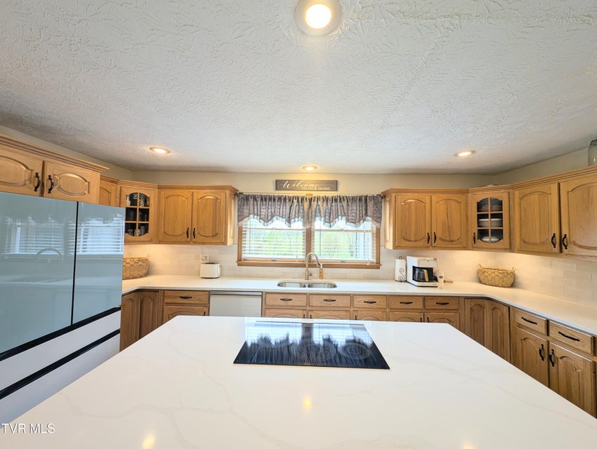 Photo #32: 275 Pilgrim Way