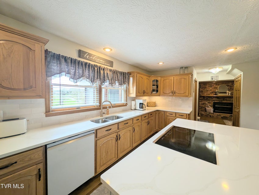 Photo #33: 275 Pilgrim Way