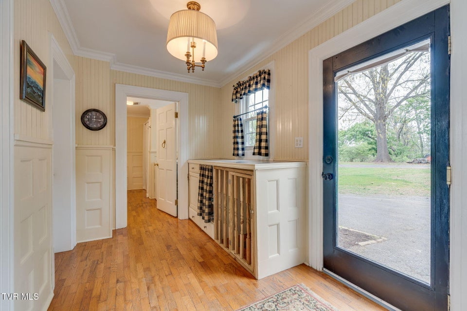 Photo #21: 207 Lynwood Street