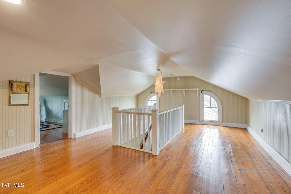 Photo #39: 207 Lynwood Street