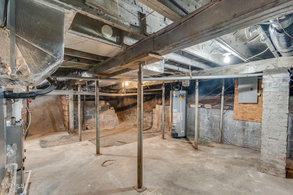 Photo #42: 207 Lynwood Street